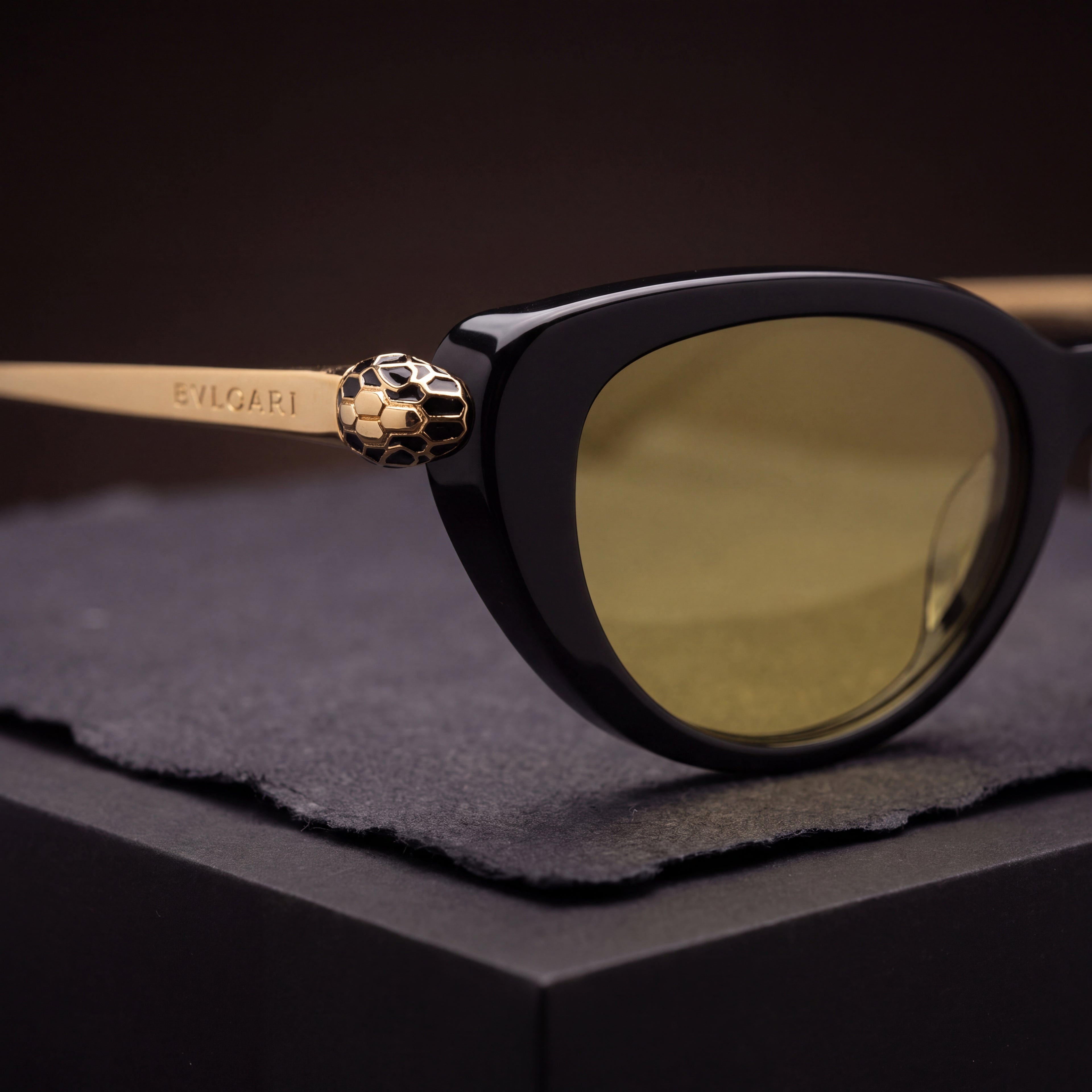 WOMEN SUNGLASSES