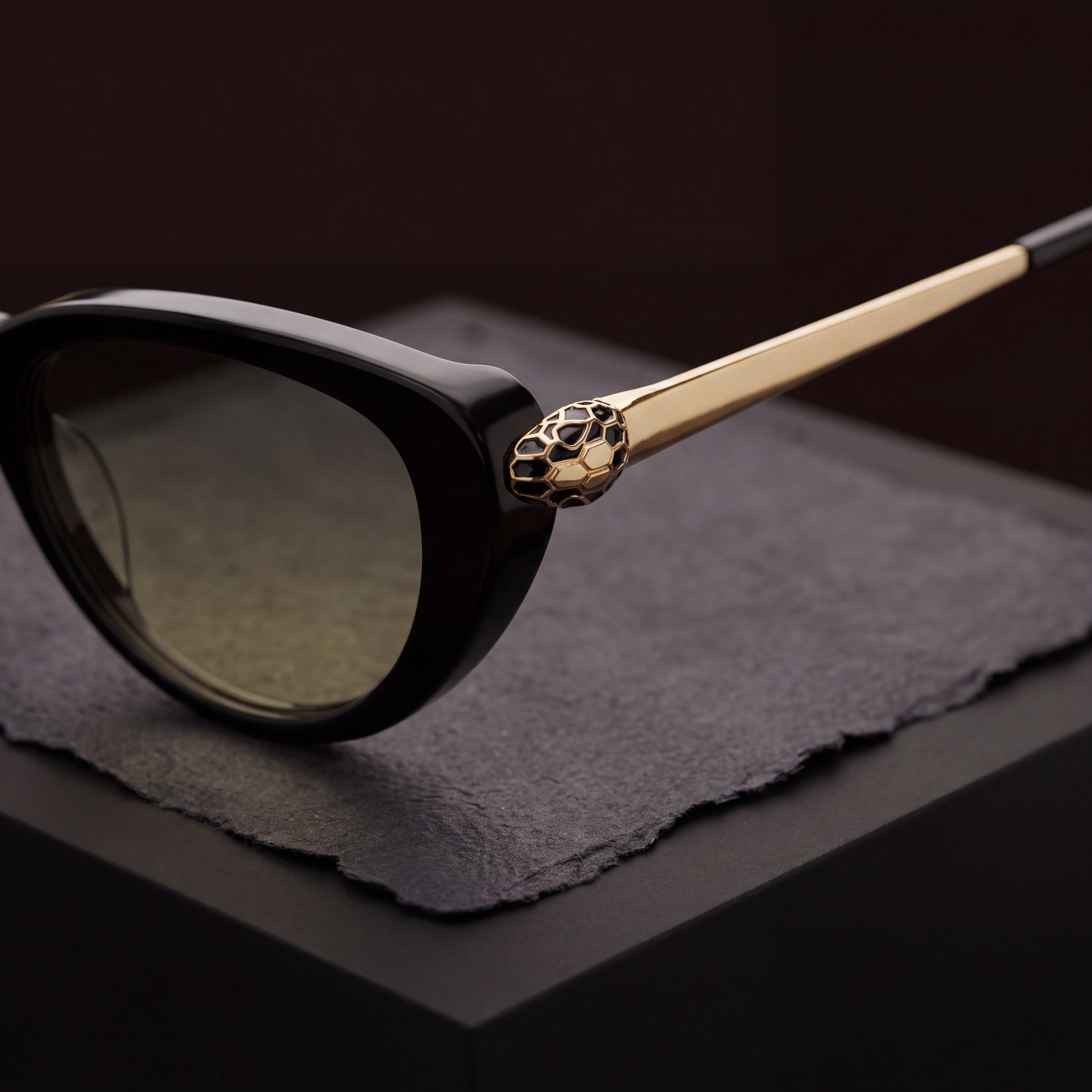 WOMEN SUNGLASSES