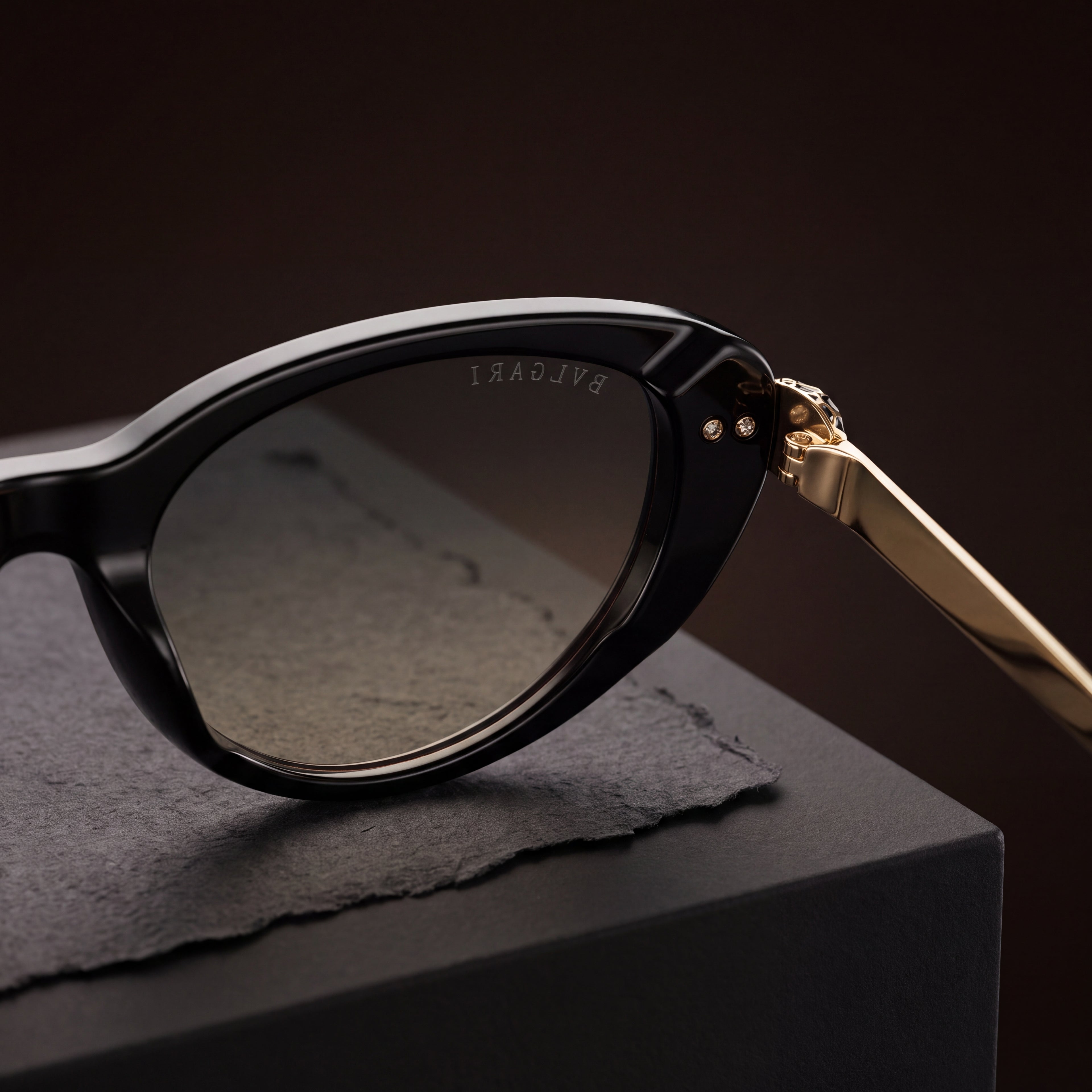 WOMEN SUNGLASSES
