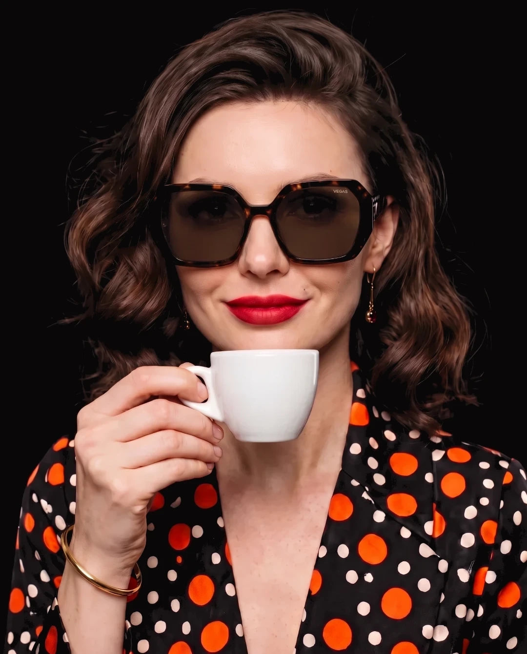 V6001 Sunglasses Tortoise / Brown Lens — On her