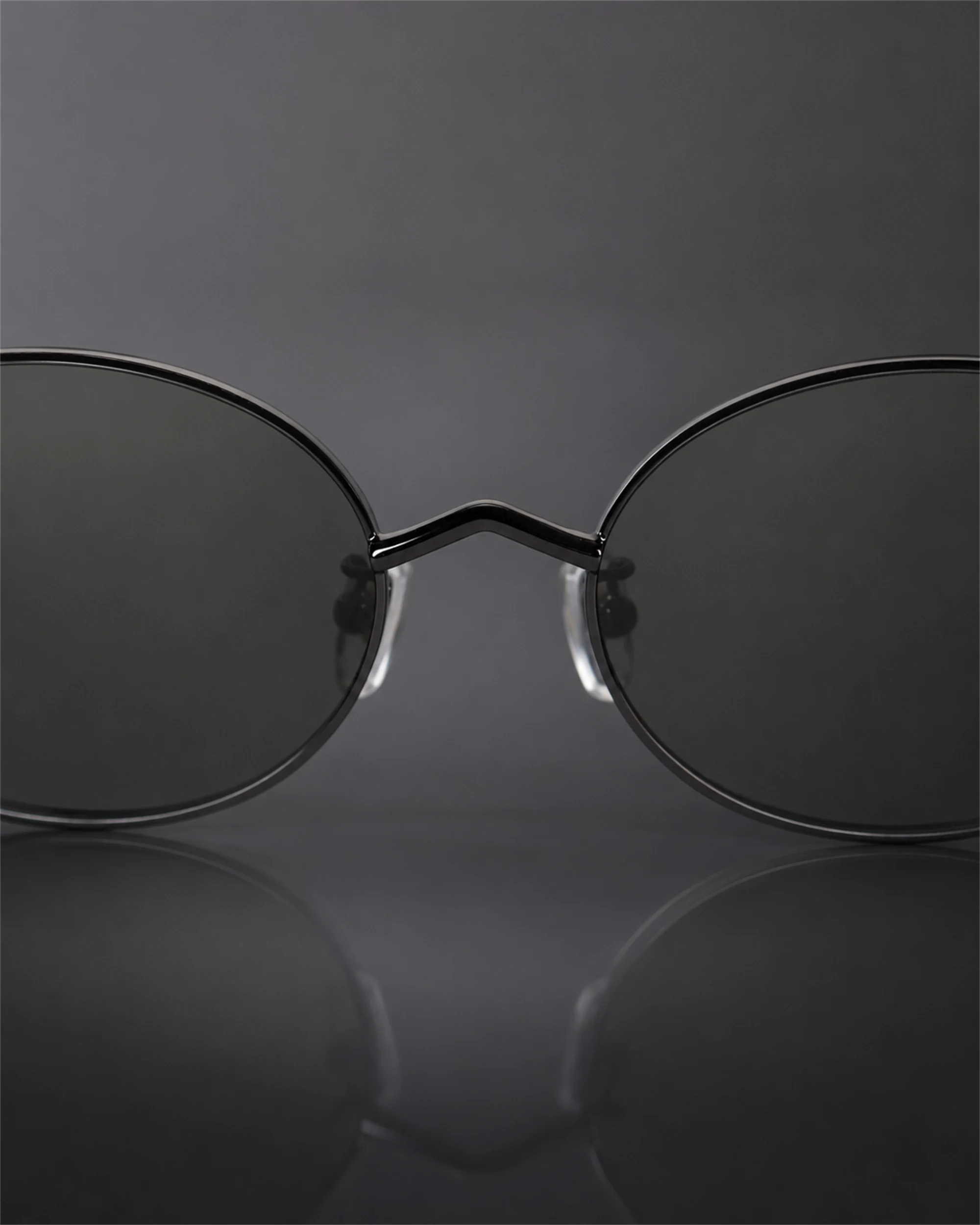 CT0640S Sunglasses Black / Silver / Green — Bridge Profile