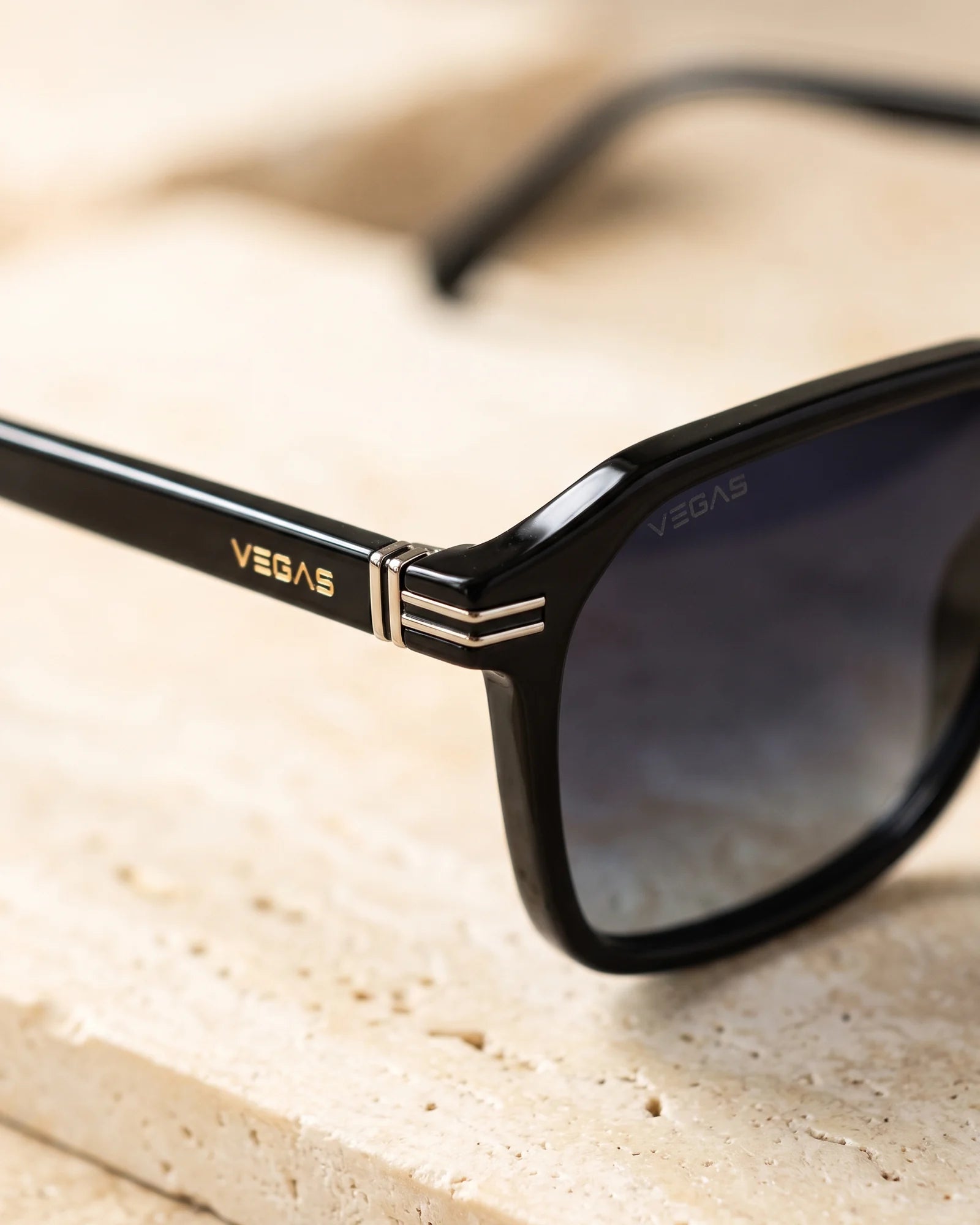 VEGAS L2968 Black — Temple