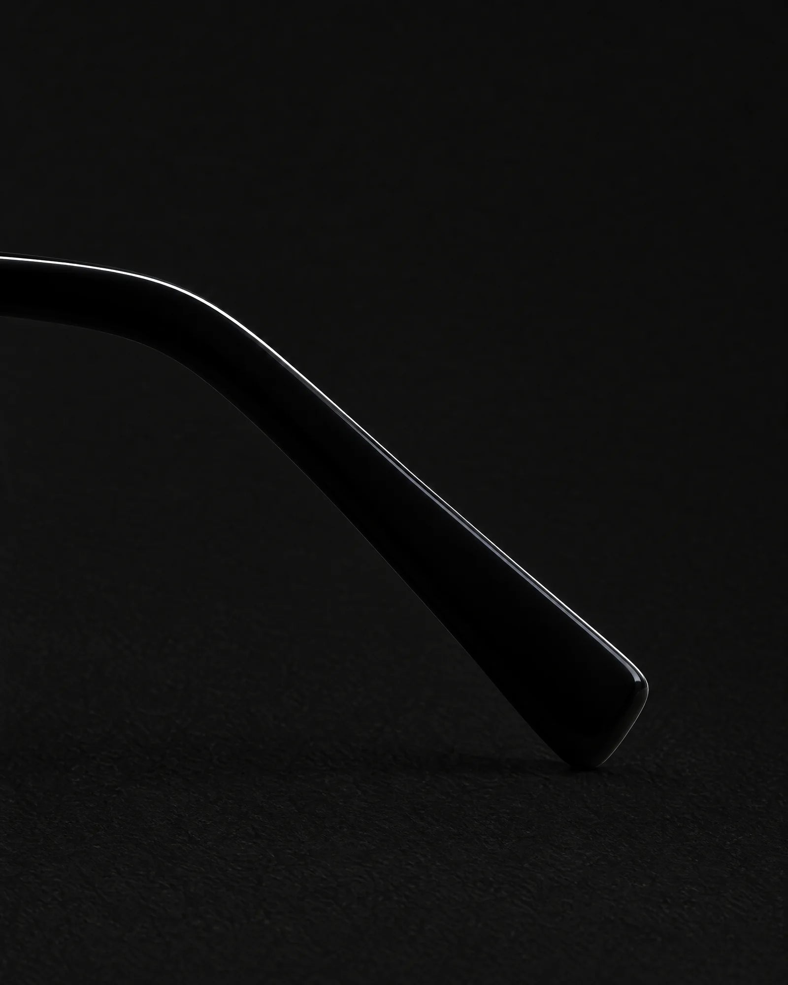 M002 Eyeglasses Black — Temple
