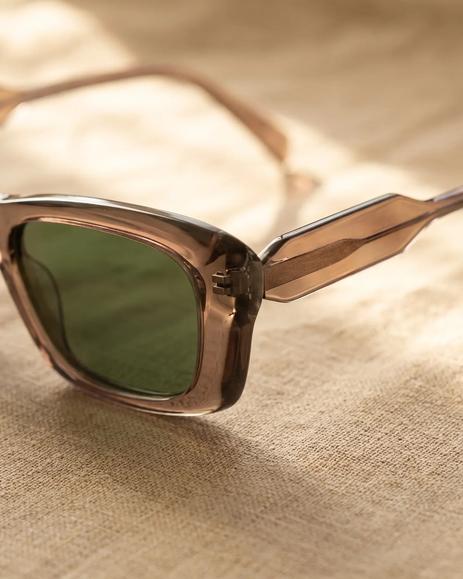 MT025 Sunglasses Black · 1 — Lens