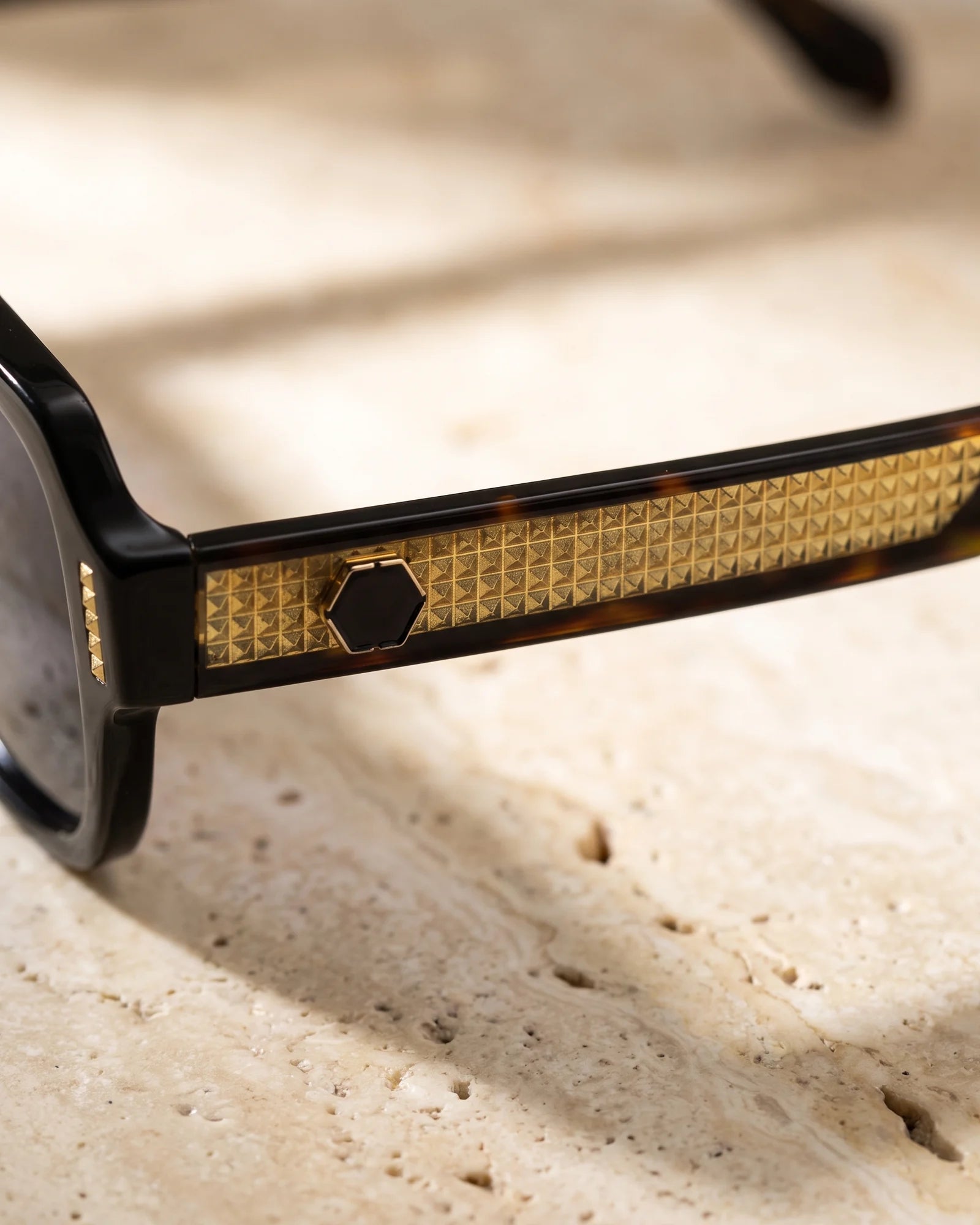 VEGAS OLD25159 Chocolate — Hinge
