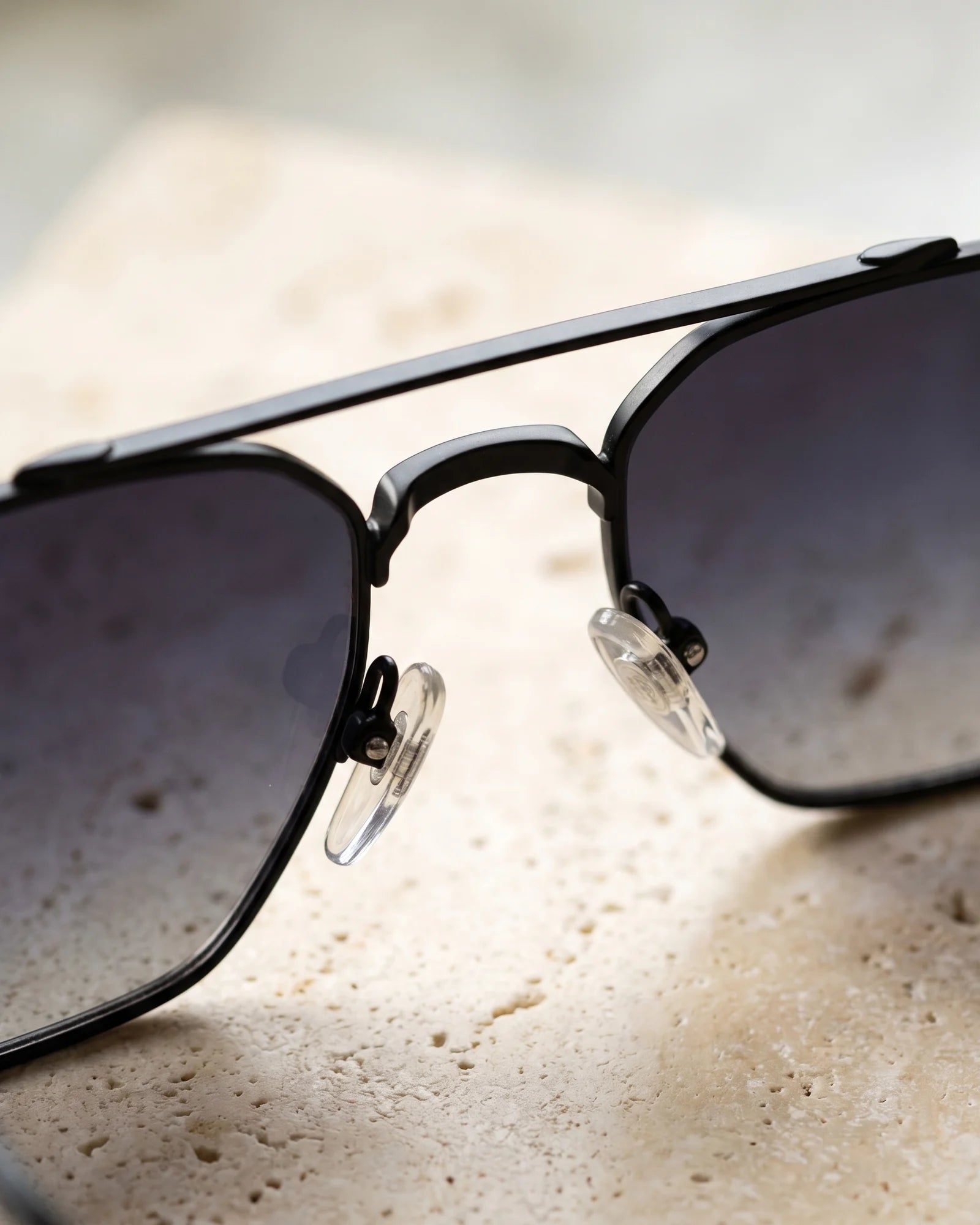 VEGAS OLD25186S Black — Bridge