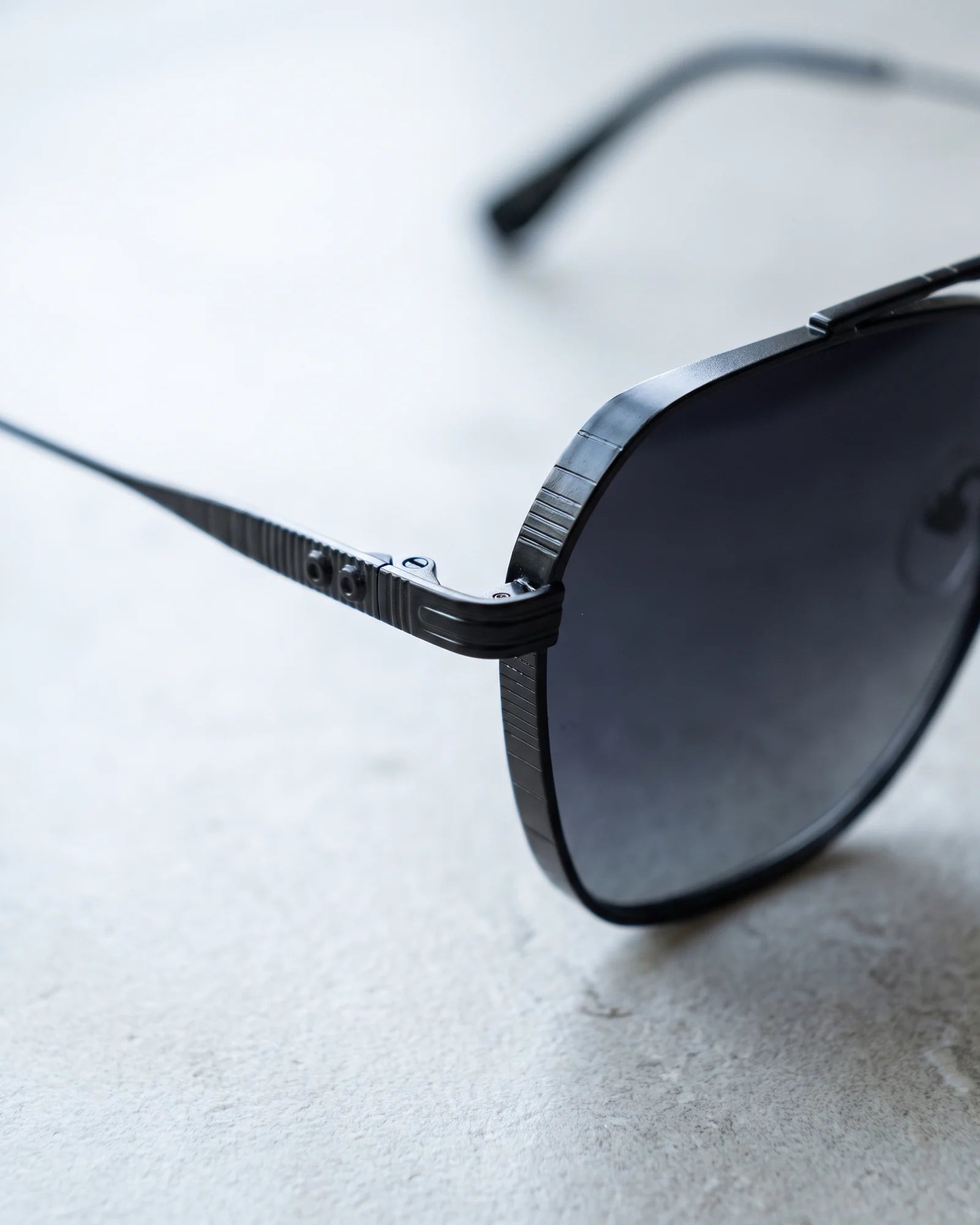 VEGAS OLD25189M Black — Temple