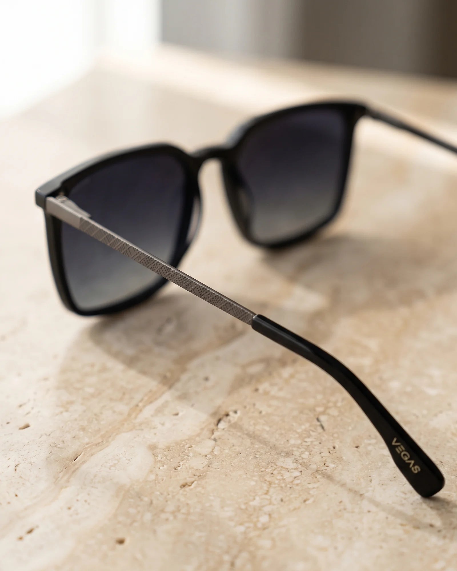 VEGAS OLD4388A Black — Hinge