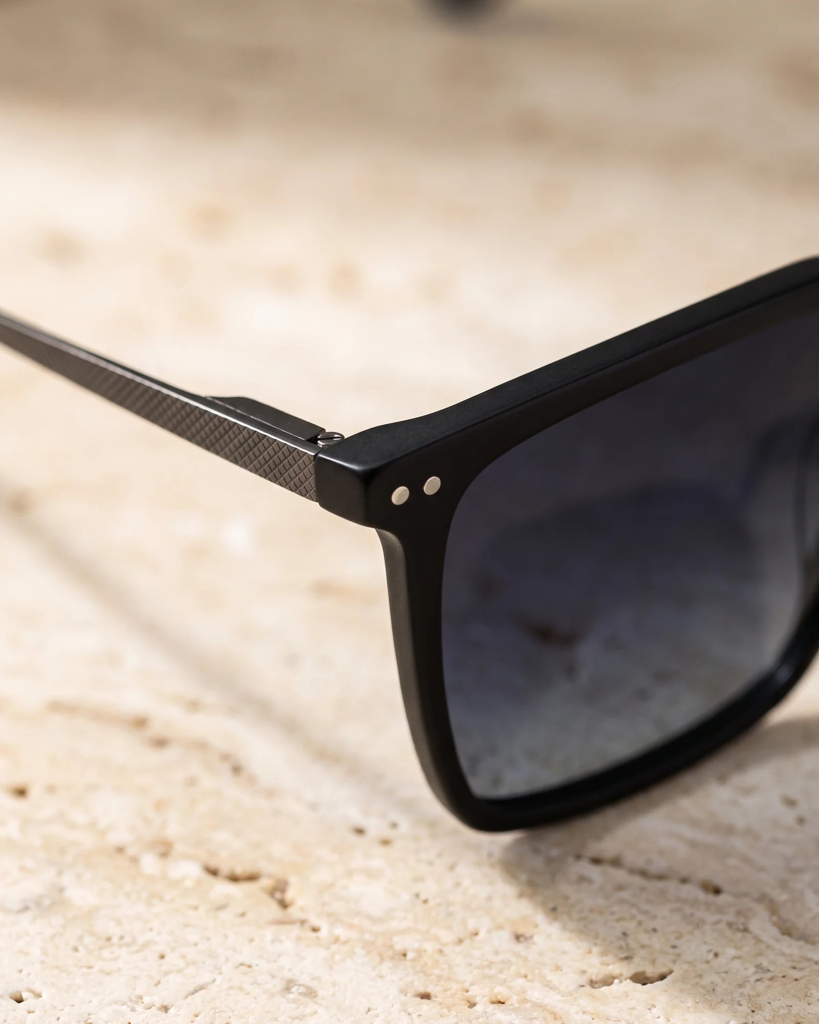 VEGAS OLD4388A Black — Temple