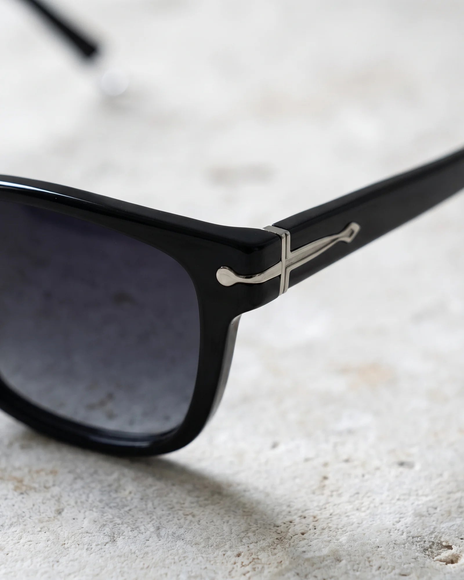 VEGAS OLD6912T Black — Temple