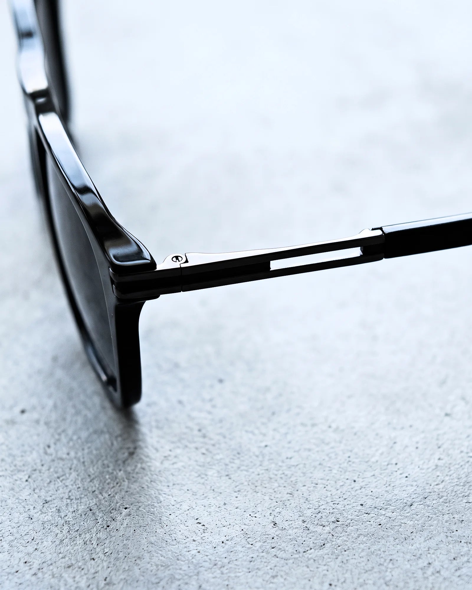 VEGAS 8790A Black / Dark Grey — Temple
