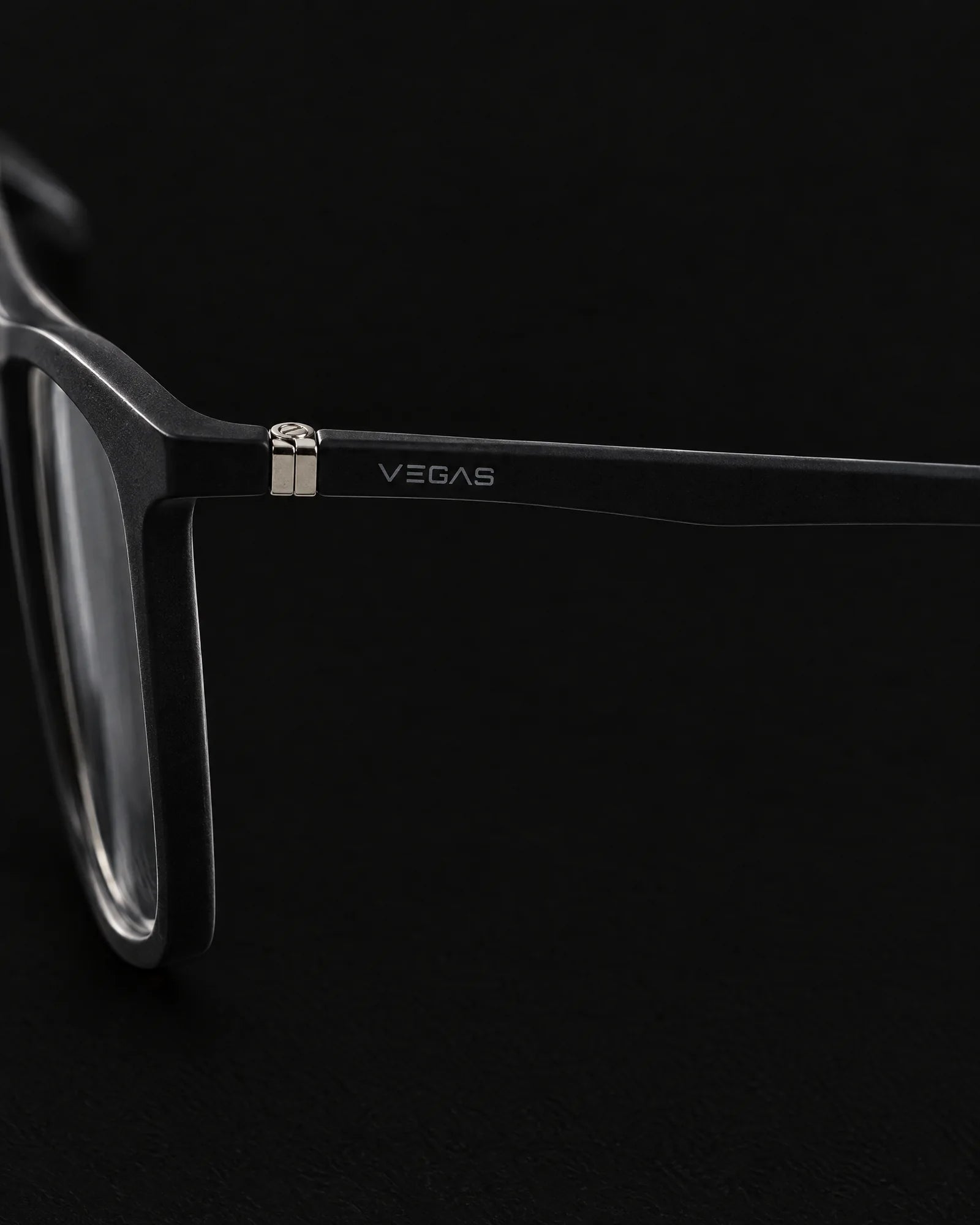 V1981 Clip-On Set Black — الدراع