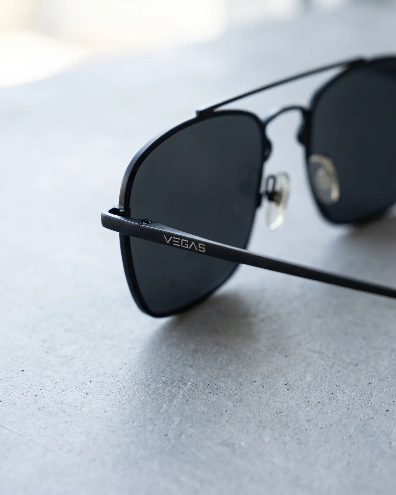 VEGAS V2030 Black / Dark Grey — Temple
