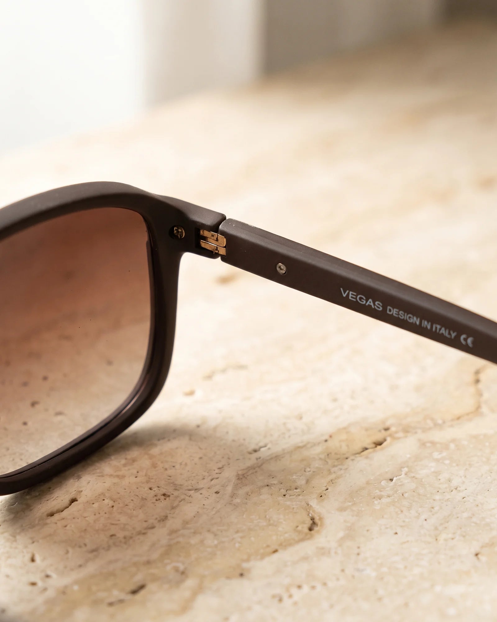 VEGAS V2106 saddle Brown — Hinge