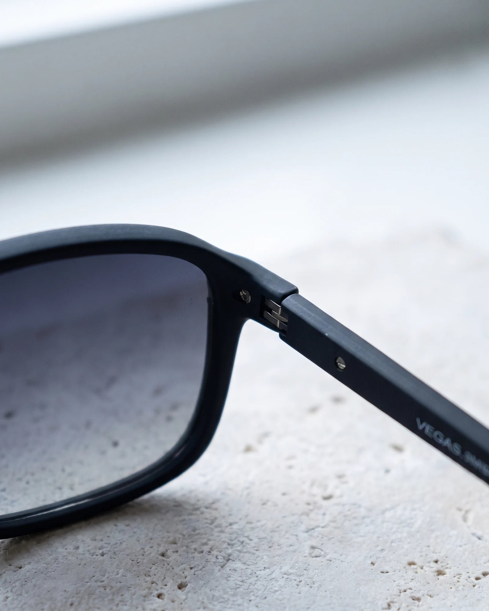 VEGAS V2106 Gray — Hinge