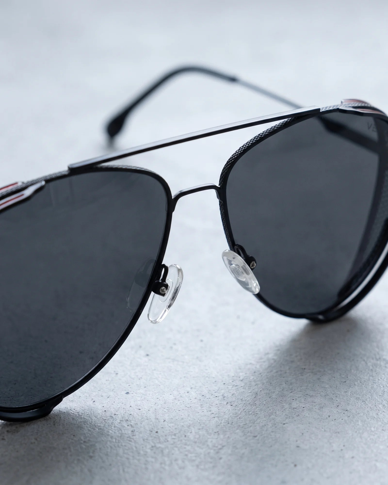 VEGAS V2108 Black — Bridge