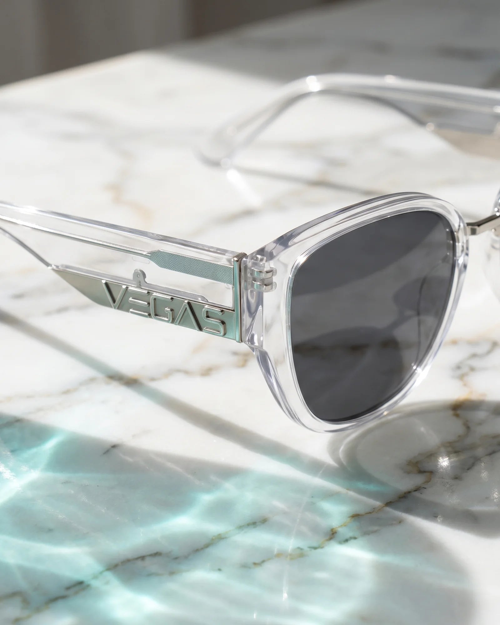 V6002 Sunglasses Transparent Clear / Smoke — Hinge & Emblem