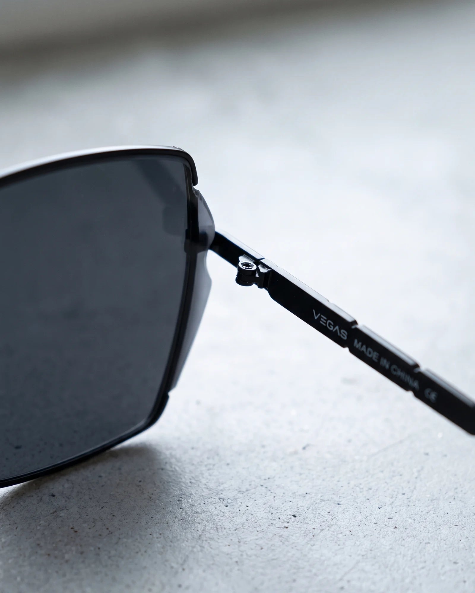 VEGAS VG003 Black — Hinge
