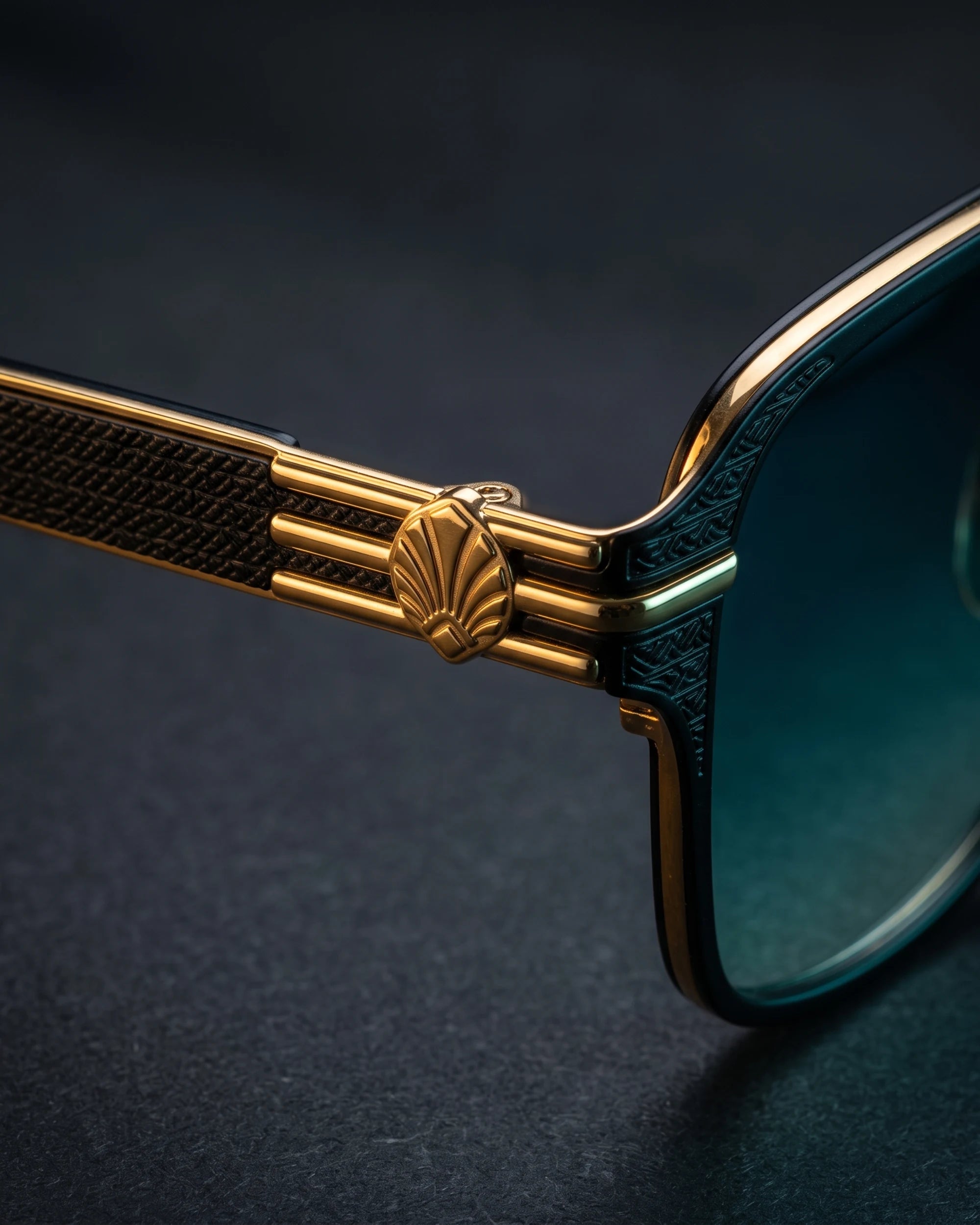 Z1984 Sunglasses Gold / Black / Blue-Green — Hinge and Temple Detail